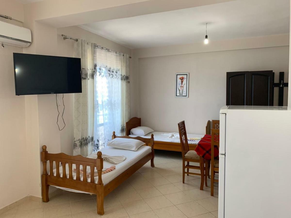 Hotel Ferrara ดูร์เรส ภายนอก รูปภาพ
